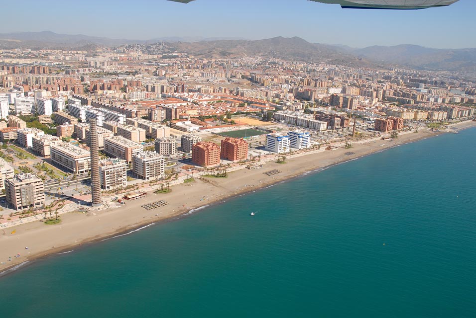 Chimenea del Paseo Marítimo de Poniente